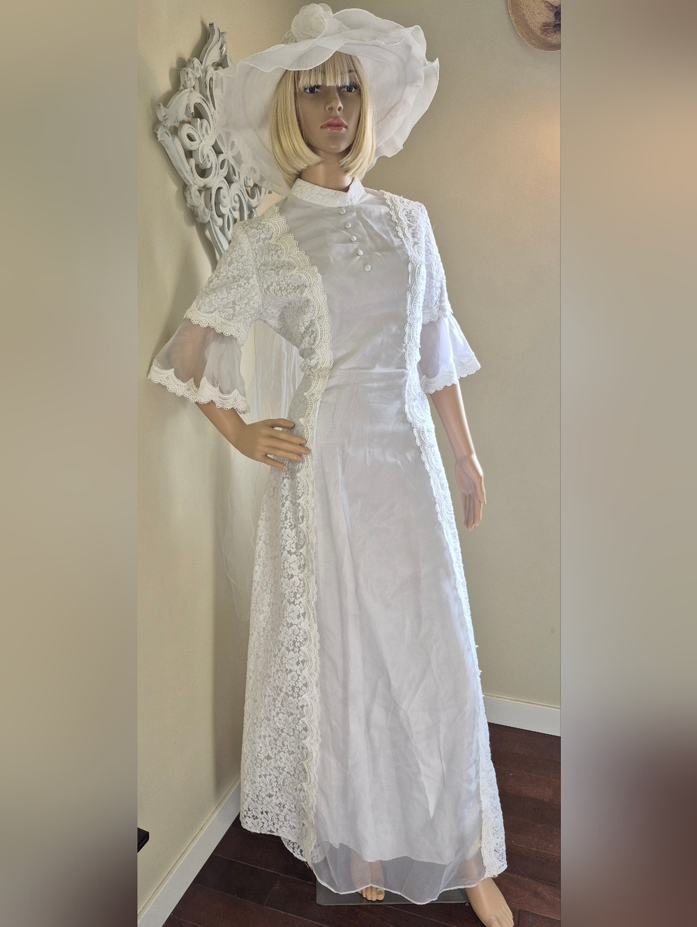 Beautiful Lace Vintage Wedding Dress Raimbow Dress 1970 LTD Union Tag Bridgerton